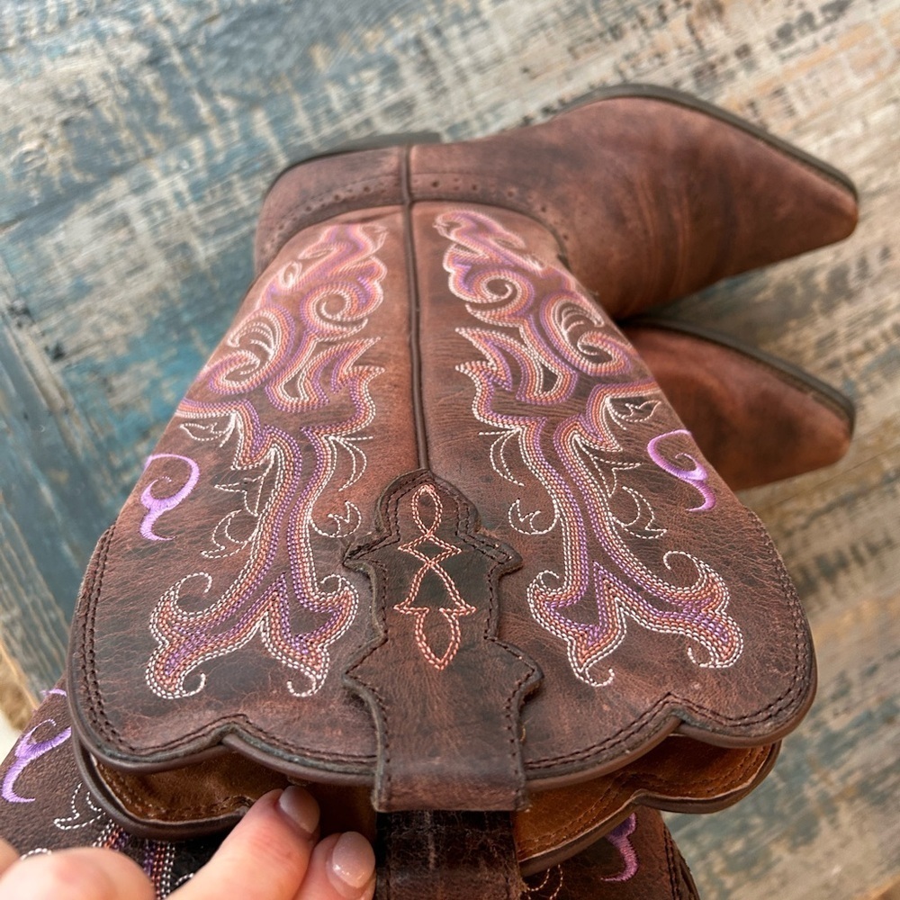 Justin Women’s Leather Cowboy Boots Size 7B Like New Purple Stitching 13.5” tall - Picture 10 of 16